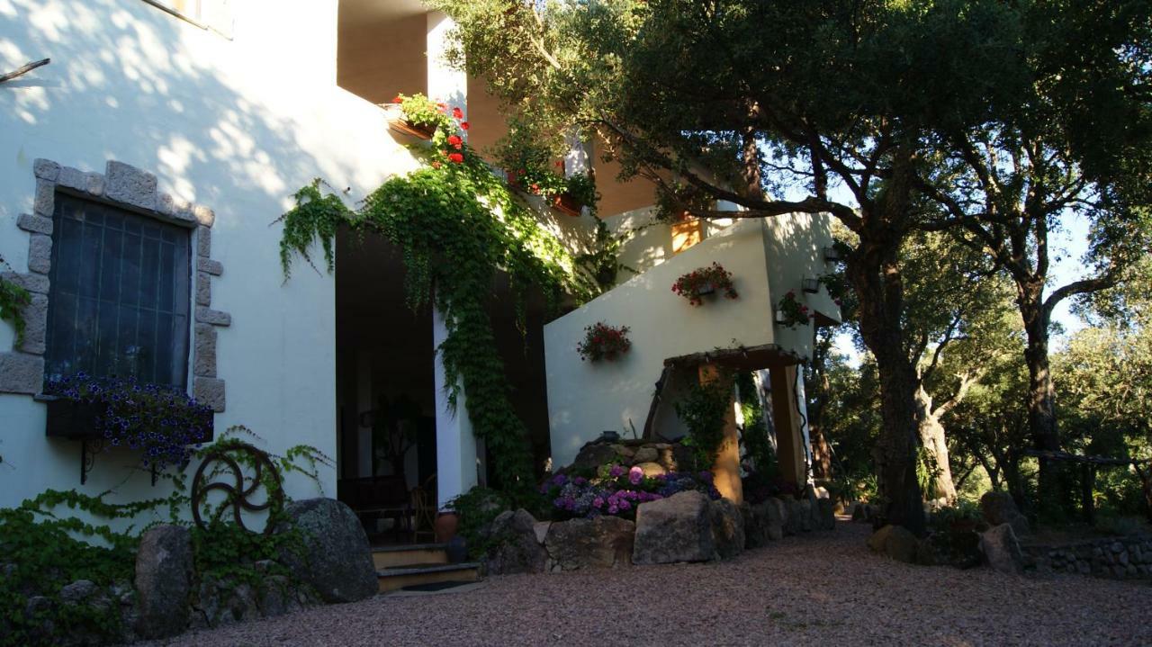 Le Sughere Padru Exterior photo